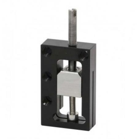 Устройство зажимное с прорезью для прецизионного реза мелких образцов