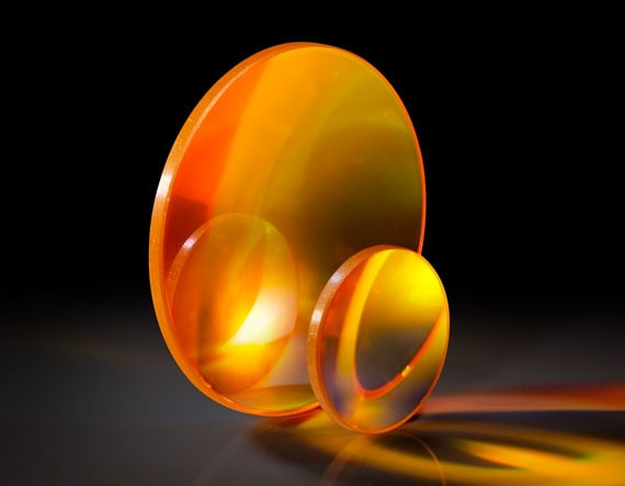 25,4 мм диам. x 127 мм FL, просветляющее покрытие 8–12 мкм, оптика ISP, селенид цинка (ZnSe), линза PCX | AR812-ZC-PX-25-127