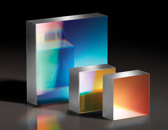 Richardson Gratings™ 1200 канавок, 12,7 x 12,7 мм, 250 нм, плоская линейчатая отражательная решетка