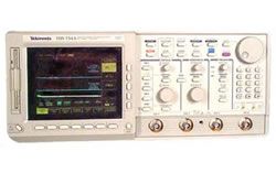 TDS724A Цифровой осциллограф Tektronix