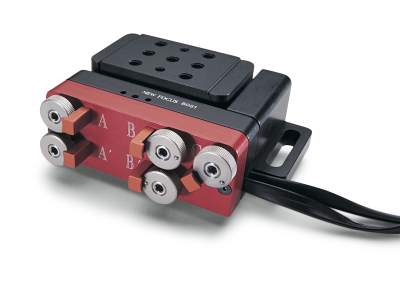 Моторизованный XYZθxθy выравниватель наклона, 3 мм, 8°, M6 Модель: 8081-M