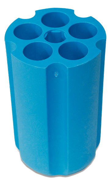 Круглая полипропиленовая трубка диаметром 18 мм, нижний переходник — одна штука