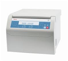 Настольная центрифуга Thermo Scientific ST8