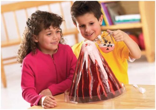 Модель извергающегося вулкана