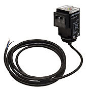 Прямоугольный фотодатчик: дальность 500 футов, излучатель на пересечение луча (номер по каталогу 1151E-6513)