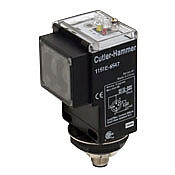 Прямоугольный фотодатчик: дальность 500 футов, излучатель на пересечение луча (номер по каталогу 1151E-6547)