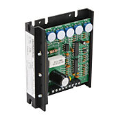 Привод постоянного тока: от 20,4 до 26,4 В постоянного тока, 10 А, выход ШИМ, открытый вход