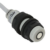 Ультразвуковой датчик приближения: диаметр 18 мм, корпус 54,9 мм, диапазон 40–300 мм (номер по каталогу UK6A-D1-0A)