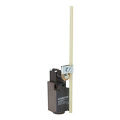 Концевой выключатель: боковой поворотный регулируемый пластиковый стержень 6 мм (номер по каталогу ZV10H-236-11Z)