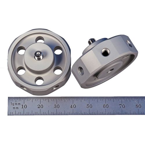 Ступица Q-Mark HUB-6 M5 с шестью радиальными резьбовыми отверстиями & одно сквозное отверстие с осевой резьбой