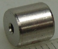 19231-60770- Ограничитель потока с красной точкой среднего потока, обычно используемый для контроля потока водорода в ПИД, также может использоваться во вспомогательных модулях EPC потока, используемых с системами газовой хроматографии серий 5890, 6820, 6850 и 6890.