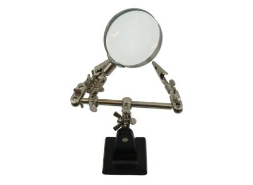 Рука помогла увеличить стекло