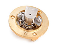 G3280-67035 — Сборка экстракционной линзы Omega для s-линзы полупроводниковых ИСП-МС 7700 и 8800. Включает экстракт 1, экстракт 2, линзу Omega и смещение Omega, собранные с помощью винтов и прокладок на основании скиммера из нержавеющей стали.