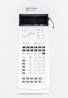 G3430-60555 — дисплей и клавиатура в сборе, включает детали G3430-67500, G3430-60554 и G3430-80003, используются с системами газовой хроматографии серии 7890, модель 7890A.