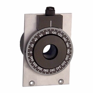 190029100- Поляризатор с кальцитовой призмой Глана-Томпсона. Для использования с держателями твердых образцов или DRA. Устанавливается в держатели для слайдов сбоку или в центре держателя твердых образцов. Боковые крепления (номер по каталогу 5810008100) рекомендуются для использования с поляризаторами или деполяризаторами.