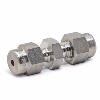 14-0051-016- Штуцер, 1/16 дюйма, нержавеющая сталь, с наконечниками, используется с системами продувки и улавливания ATOMX, Stratum и Velocity.
