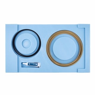 X3815-67000- Комплект для замены уплотнения наконечника для сухоспирального вакуумного насоса IDP-15. В комплект входит уплотнение наконечника из ПТФЭ, новое уплотнительное кольцо и смазка Krytox.