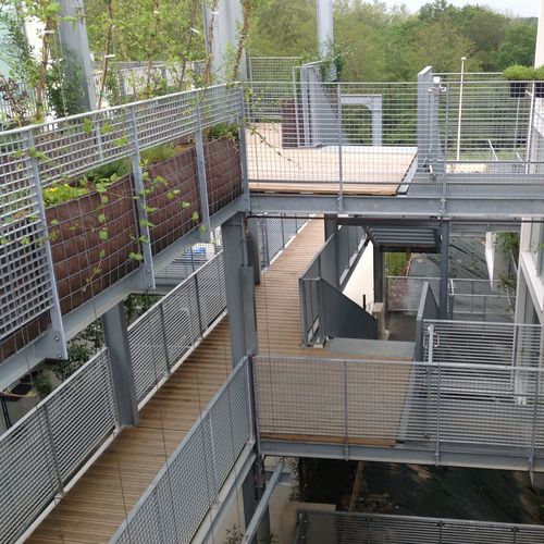 Отдельно стоящие перила из алюминия, оцинкованной стали, стали