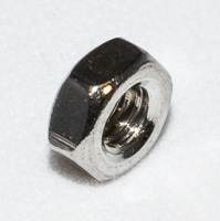 1510131300- ГАЙКА М 4 ШЕСТИГР. СС