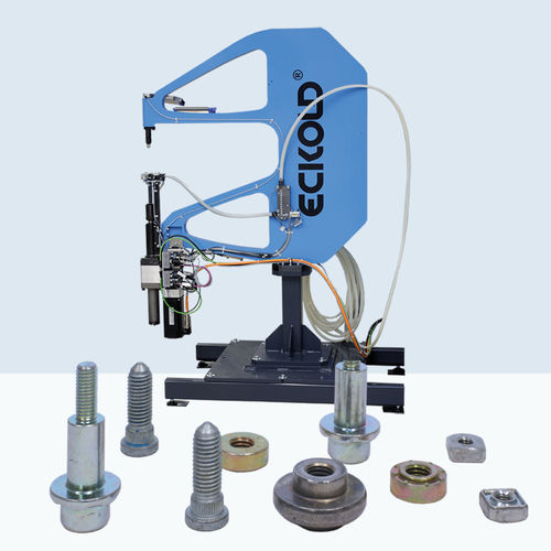 Automatic insertion machine studnutself-clinching nut