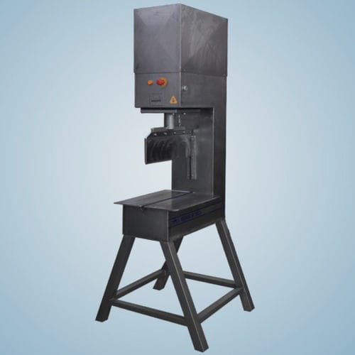 Машина обезглавливания крупного рогатого скота GVL