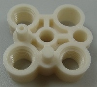 19231-40070- Detector flow block front clamping plate, used with series 4890 and 5890 gas chromatography systems