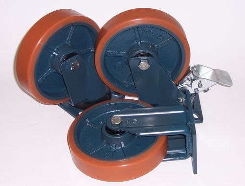 Wheel with solid tire ZETA + E70 seriescast ironsmoothball