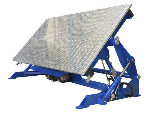 Подъемно-наклонный сварочный стол