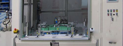 Hydraulic riveting machine servo