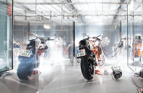 Камера для испытаний на выбросы SHEDдля автомобилядля прохода для двигателя