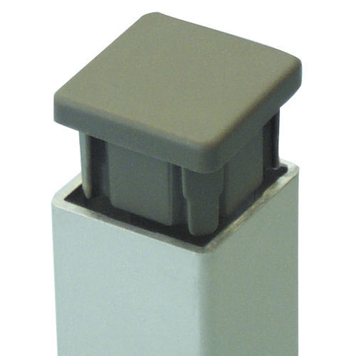 Запрессованная торцевая крышка из полиэтилена квадратной формы 1110