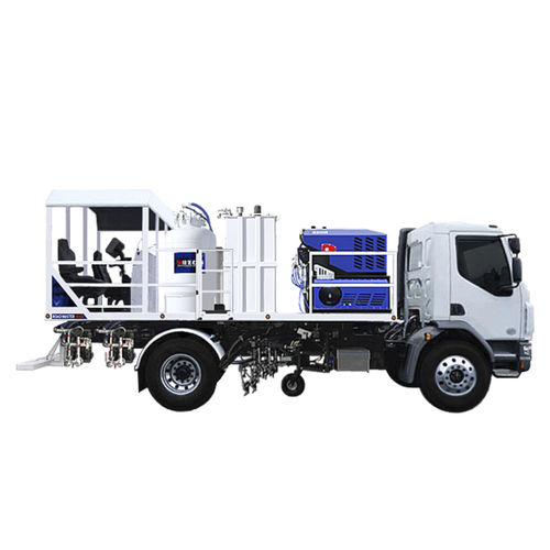 Машина для нанесения дорожной краски ROADMASTER 20 на грузовике