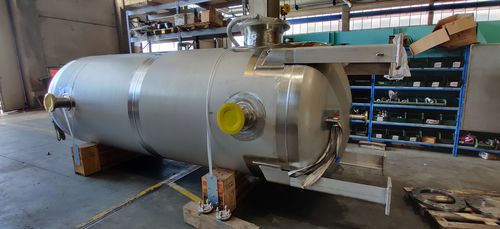 Custom vessel storagefor liquidsmetal