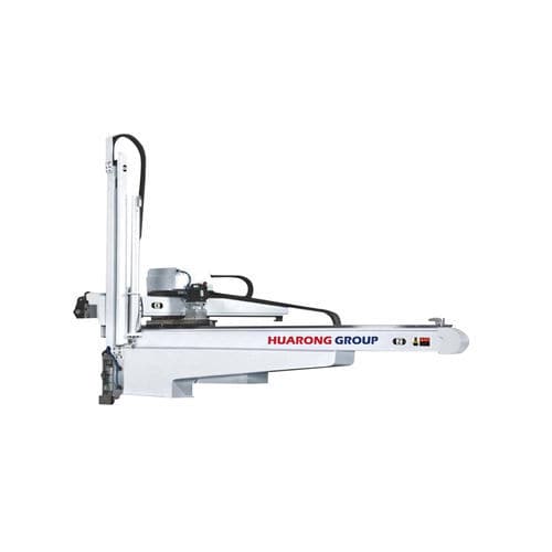 Стрела электромеханического манипулятора с захватным инструментомс системой зажима вилкой