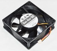 G1833-60606- Вентилятор в сборе для драйвера QP, используется с системами ИСП-МС серии 7500. Эту запасную деталь можно заказать только в связи с ремонтом сертифицированного инженера Agilent. Обратитесь в контактный центр сервисного обслуживания Agilent.