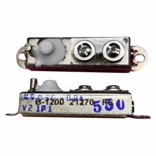 K9050004- Термостат, нижний переключатель, настроенный на 550 °F (288 °C), для диффузионного насоса HS-32.