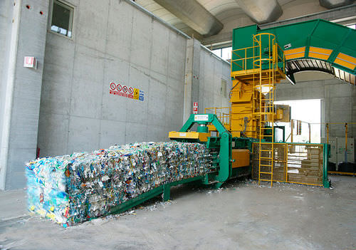 Горизонтальный пакетировочный пресс Mac 110/1 с каналом верхней загрузки для бумаги