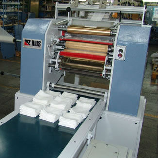 Машина для складывания ткани СГ-2автоматическая раскройка