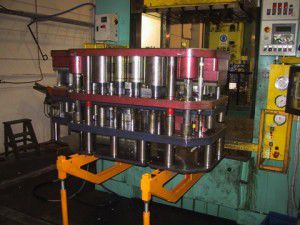 Пресс-инструмент для работы со съемным удлинителем балки 500 – 20 000 кг