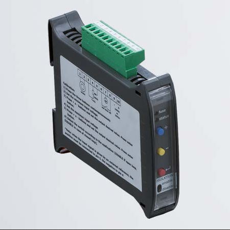 ШИМ-регулятор заряда LEO