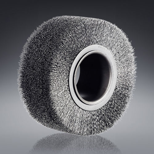 Очистка круглой щеткой, удаление заусенцев, полировка.