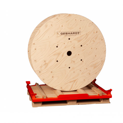 Деревянный поддон для катушек