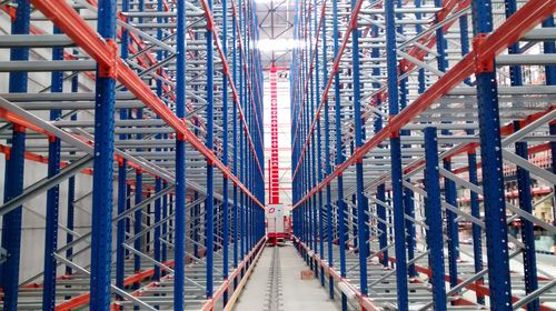 Вертикальная автоматическая система хранения складских паллет