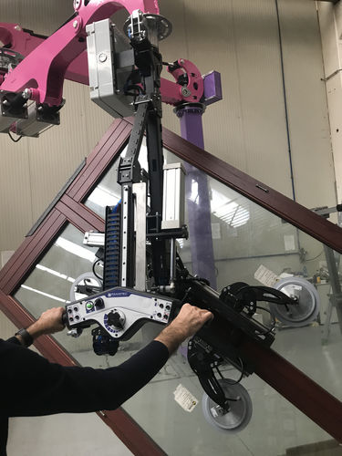 Модульный манипулятор FAMATEC APPпневматическийс присоскойдля окон и дверей