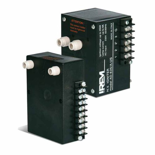 Hot restrike igniter for lamps electronic ballast AD series