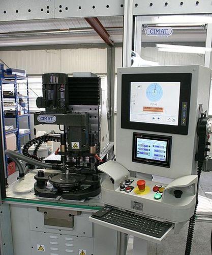 Вертикальный балансировочный станок CMT50 V1dynamicдля фрез по дереву с тормозным барабаном