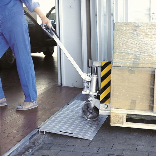 Погрузочная рампа для тележки с поддонами SBK