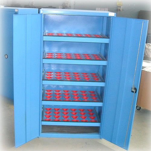 Шкаф напольныйс выдвижным ящиком и распашной дверцей