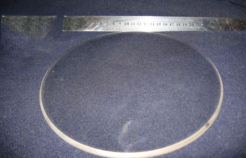 Большое сапфировое оптическое окнокруглое