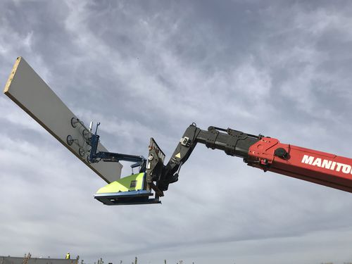 Mobile mini crane Winlet 350THtelescopicconstructionhandling of glass for facades